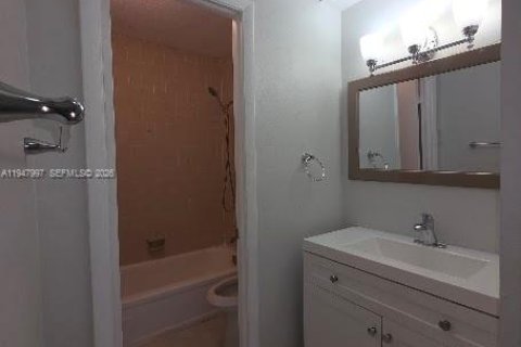 Appartement à louer à Miami, Floride: 2 chambres, 59.36 m2 № 2004002 - photo 12