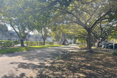 Condo in Coral Springs, Florida, 2 bedrooms  № 1830198 - photo 3