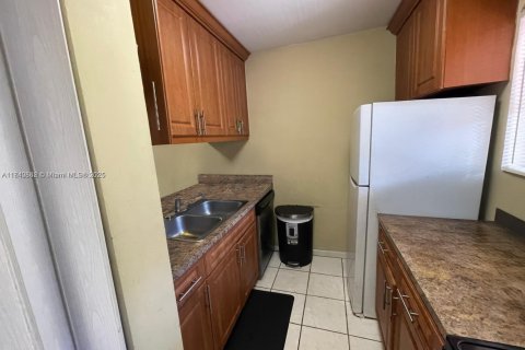 Condo in Coral Springs, Florida, 2 bedrooms  № 1830198 - photo 19
