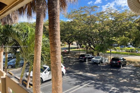 Condo in Coral Springs, Florida, 2 bedrooms  № 1830198 - photo 11