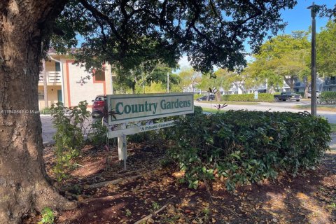Condo in Coral Springs, Florida, 2 bedrooms  № 1830198 - photo 2