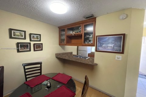 Condo in Coral Springs, Florida, 2 bedrooms  № 1830198 - photo 18