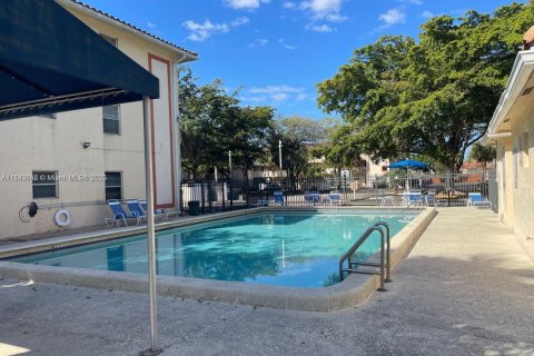 Condo in Coral Springs, Florida, 2 bedrooms  № 1830198 - photo 7