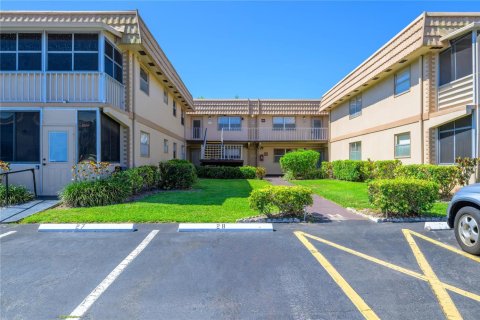 Condo à Delray Beach, Floride, 2 chambres  № 2194053