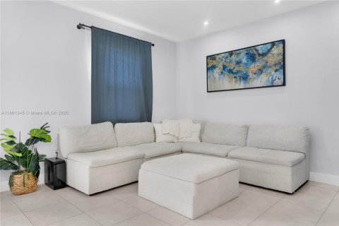House in Homestead, Florida 3 bedrooms, 157.66 sq.m. № 1892126 - photo 10