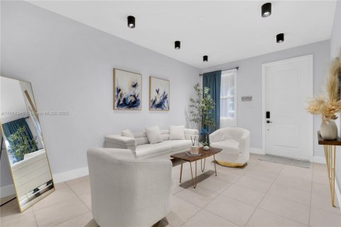 House in Homestead, Florida 3 bedrooms, 157.66 sq.m. № 1892126 - photo 4
