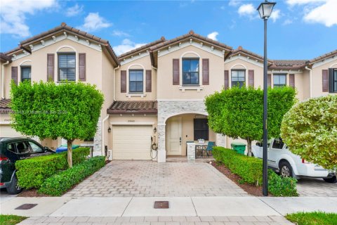 House in Homestead, Florida 3 bedrooms, 157.66 sq.m. № 1892126 - photo 1
