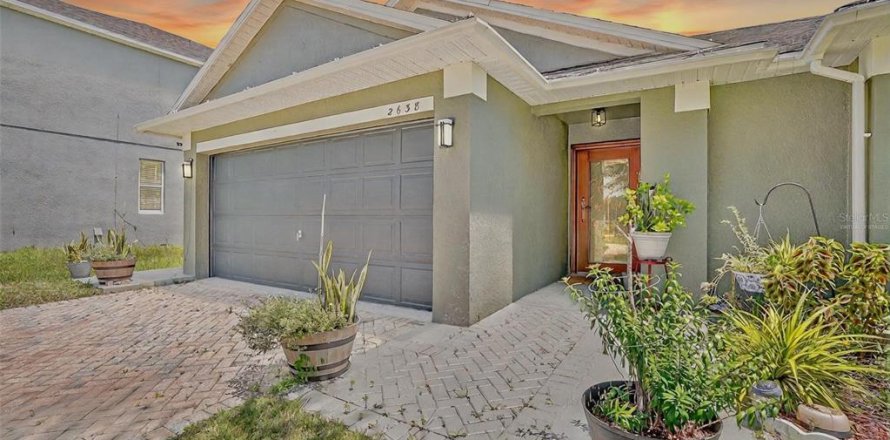Casa en Kissimmee, Florida 3 dormitorios, 135.27 m2 № 1905716