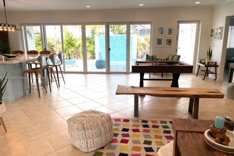 Снять в аренду виллу или дом в Лодердейл-бай-те-Си, Флорида 3 спальни, 175.49м2, № 2018524 - фото 11