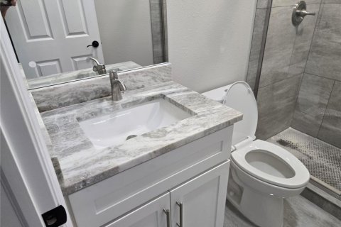 Casa en alquiler en Tampa, Florida, 4 dormitorios, 87.7 m2 № 1898486 - foto 28