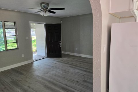 Casa en alquiler en Tampa, Florida, 4 dormitorios, 87.7 m2 № 1898486 - foto 19
