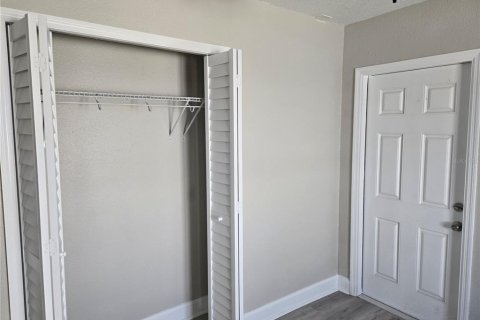 Casa en alquiler en Tampa, Florida, 4 dormitorios, 87.7 m2 № 1898486 - foto 23
