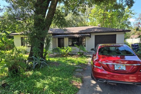 Casa en alquiler en Tampa, Florida, 4 dormitorios, 87.7 m2 № 1898486 - foto 1