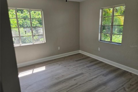 Casa en alquiler en Tampa, Florida, 4 dormitorios, 87.7 m2 № 1898486 - foto 11