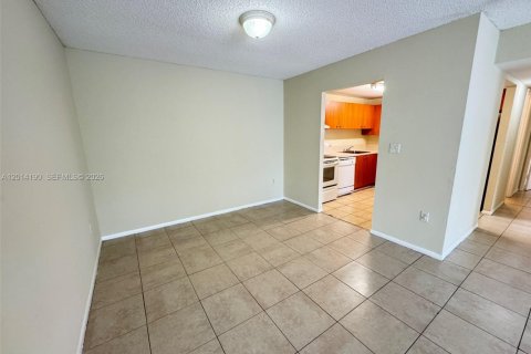 Condo in West Palm Beach, Florida, 2 bedrooms  № 2076210 - photo 4