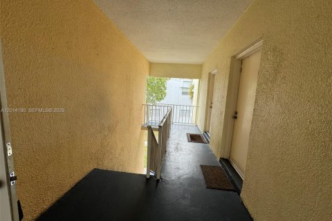 Condo in West Palm Beach, Florida, 2 bedrooms  № 2076210