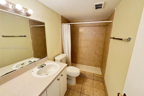 Condo in West Palm Beach, Florida, 2 bedrooms  № 2076210 - photo 15