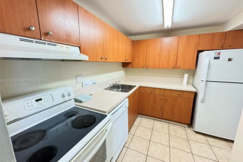 Condo in West Palm Beach, Florida, 2 bedrooms  № 2076210 - photo 6