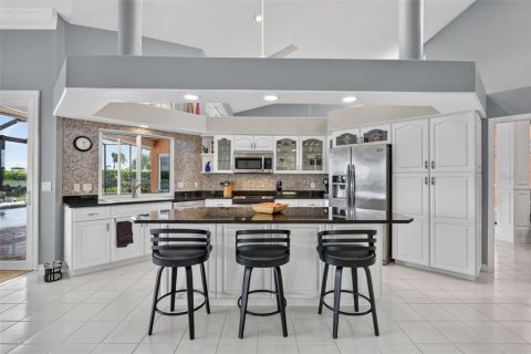 Villa ou maison à vendre à Sarasota, Floride: 3 chambres, 298.22 m2 № 2427187 - photo 11