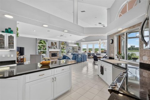 Villa ou maison à vendre à Sarasota, Floride: 3 chambres, 298.22 m2 № 2427187 - photo 14