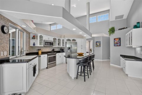 Villa ou maison à vendre à Sarasota, Floride: 3 chambres, 298.22 m2 № 2427187 - photo 12