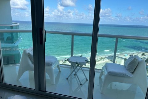 Condominio en alquiler en Hollywood, Florida, 1 dormitorio, 99.41 m2 № 2088444 - foto 7