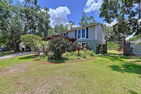 Casa en venta en Tampa, Florida, 4 dormitorios, 186.55 m2 № 1805187 - foto 4