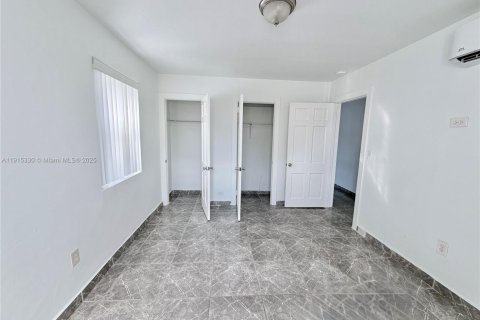 Apartamento en alquiler en Coral Gables, Florida, 2 dormitorios № 1971558 - foto 11