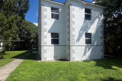 Apartamento en alquiler en Coral Gables, Florida, 2 dormitorios № 1971558 - foto 12