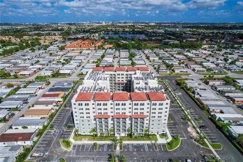 Apartamento en alquiler en Sweetwater, Florida, 2 dormitorios, 22864.55 m2 № 1978441 - foto 6