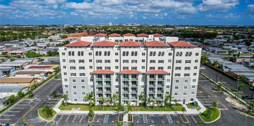 Apartamento en Sweetwater, Florida 2 dormitorios, 22864.6 m2 № 1978441