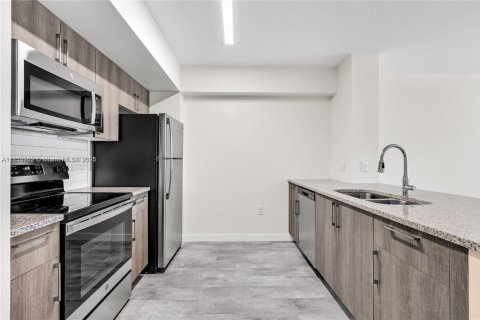 Apartamento en alquiler en Sweetwater, Florida, 2 dormitorios, 22864.55 m2 № 1978441 - foto 11