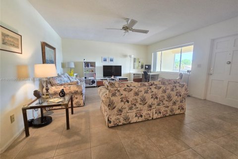 Condo in Fort Lauderdale, Florida, 2 bedrooms  № 1875191 - photo 1