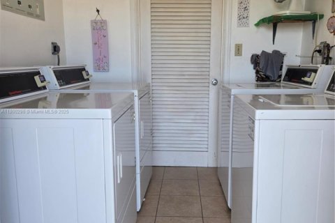 Condo in Fort Lauderdale, Florida, 2 bedrooms  № 1875191 - photo 15