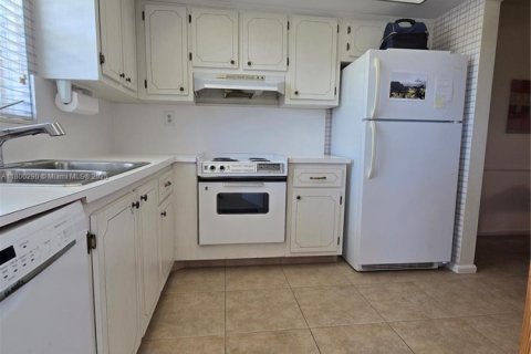 Condo in Fort Lauderdale, Florida, 2 bedrooms  № 1875191 - photo 8