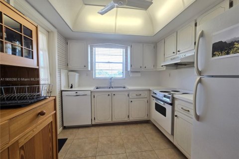 Condo in Fort Lauderdale, Florida, 2 bedrooms  № 1875191 - photo 7