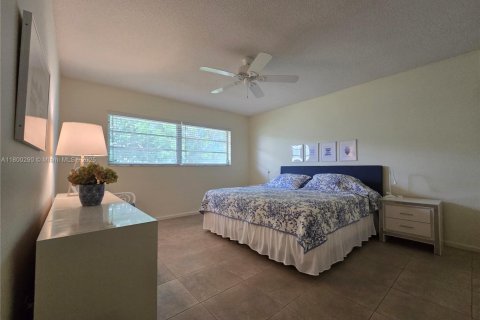 Condo in Fort Lauderdale, Florida, 2 bedrooms  № 1875191 - photo 11