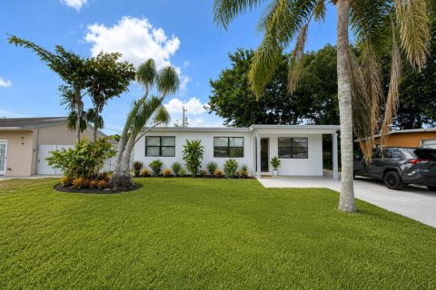 Villa ou maison à West Palm Beach, Floride 3 chambres, 75.62 m2 № 2085121