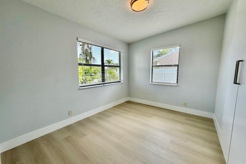 Villa ou maison à vendre à West Palm Beach, Floride: 3 chambres, 75.62 m2 № 2085121 - photo 16