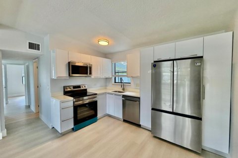 Villa ou maison à vendre à West Palm Beach, Floride: 3 chambres, 75.62 m2 № 2085121 - photo 4
