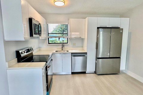 Villa ou maison à vendre à West Palm Beach, Floride: 3 chambres, 75.62 m2 № 2085121 - photo 5