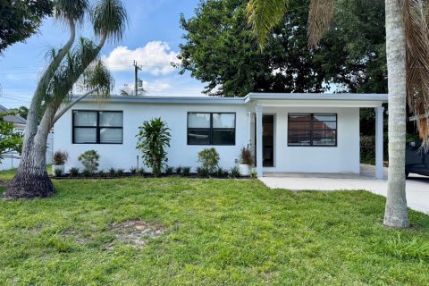 Villa ou maison à vendre à West Palm Beach, Floride: 3 chambres, 75.62 m2 № 2085121 - photo 3