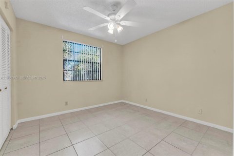 Copropriété à vendre à Coral Springs, Floride: 2 chambres, 58.44 m2 № 2028204 - photo 12