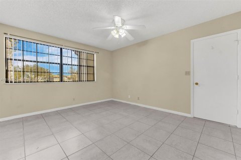 Copropriété à vendre à Coral Springs, Floride: 2 chambres, 58.44 m2 № 2028204 - photo 8