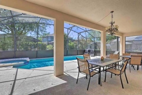 Casa en venta en Kissimmee, Florida, 8 dormitorios, 267.65 m2 № 2155529 - foto 11
