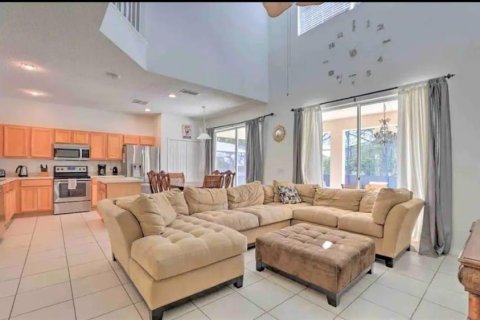 Casa en venta en Kissimmee, Florida, 8 dormitorios, 267.65 m2 № 2155529 - foto 25