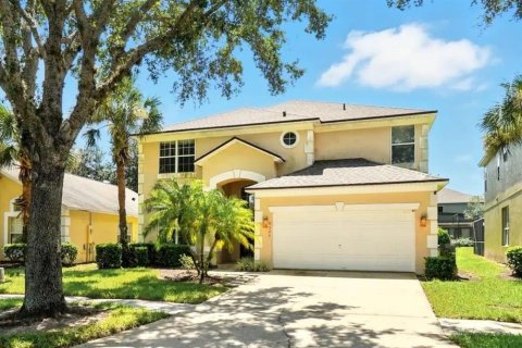 Casa en Kissimmee, Florida 8 dormitorios, 267.65 m2 № 2155529