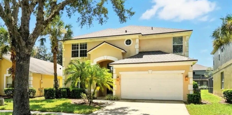 Casa en Kissimmee, Florida 8 dormitorios, 267.65 m2 № 2155529