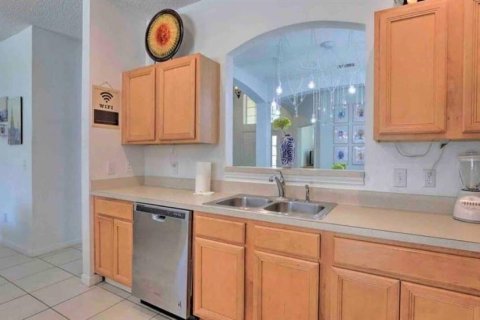 Casa en venta en Kissimmee, Florida, 8 dormitorios, 267.65 m2 № 2155529 - foto 4