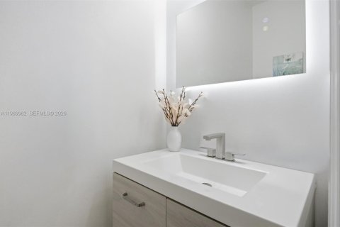 Adosado en venta en Doral, Florida, 3 dormitorios, 170.75 m2 № 2052040 - foto 17